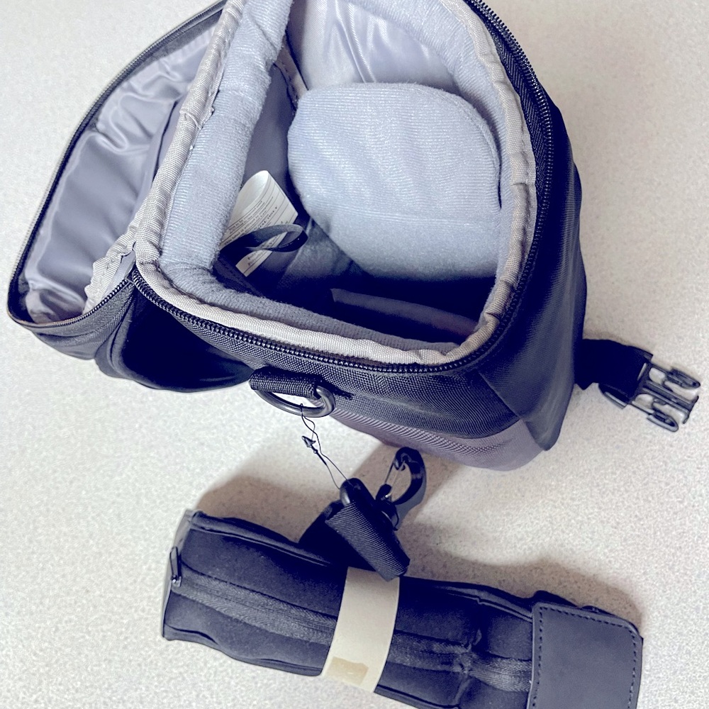Black camera bag - Picture 3 of 10